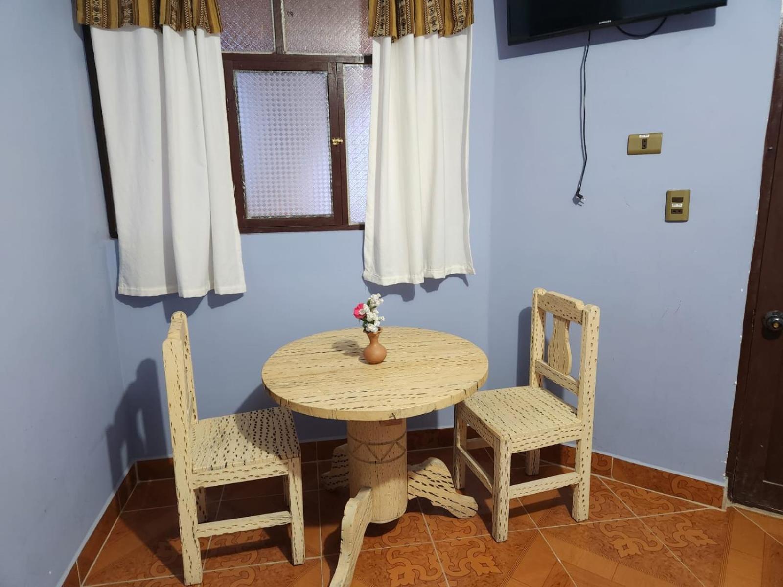 Hotel Aguilar Уюни Экстерьер фото