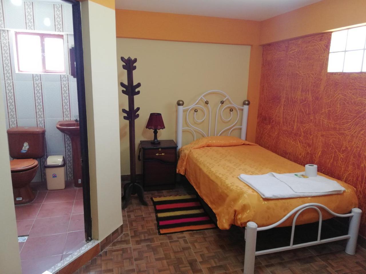 Hotel Aguilar Уюни Экстерьер фото