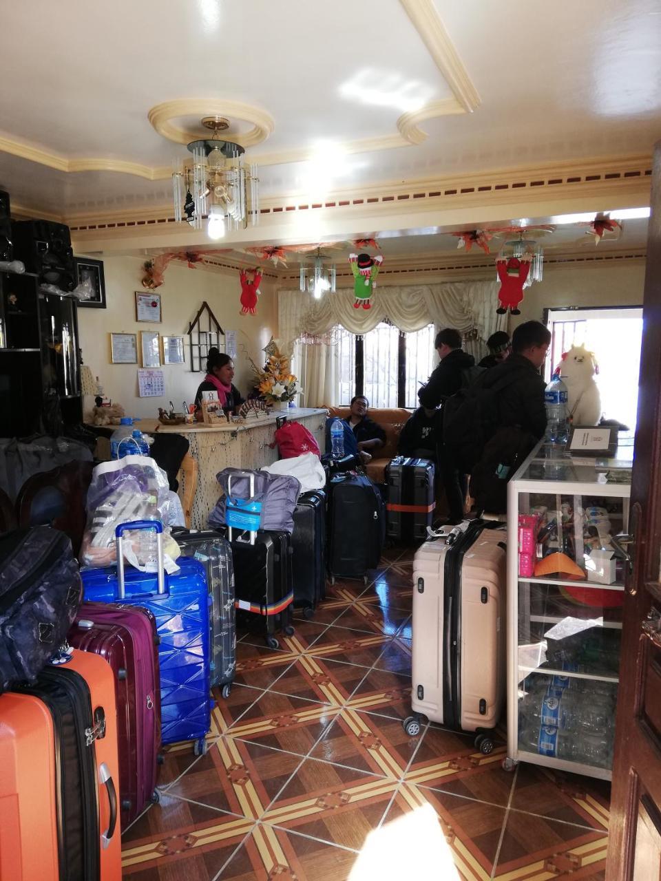Hotel Aguilar Уюни Экстерьер фото